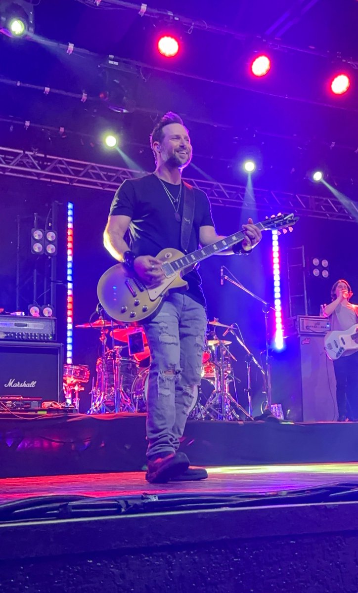 What is UP Twitter/X? Long time no see! I wanna get back on here and see what's up with everyone. Hit me up! 😊
Thanks to <a href="/debyzagotto/">Debora Zagotto</a> for  the pic 🫶