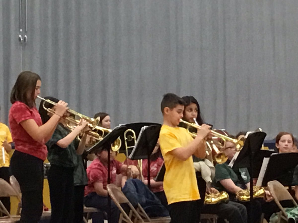 Mrs. Ayres tweet media