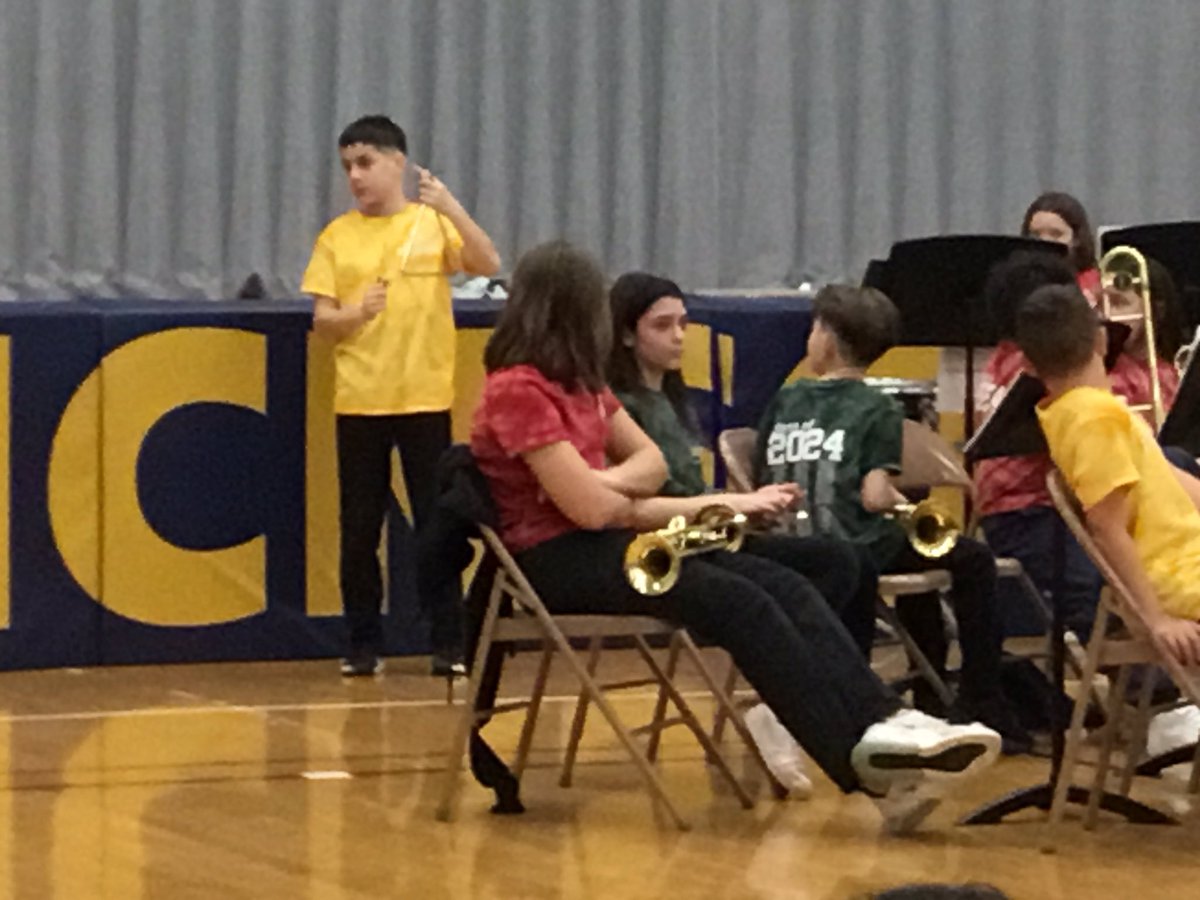 Mrs. Ayres tweet media