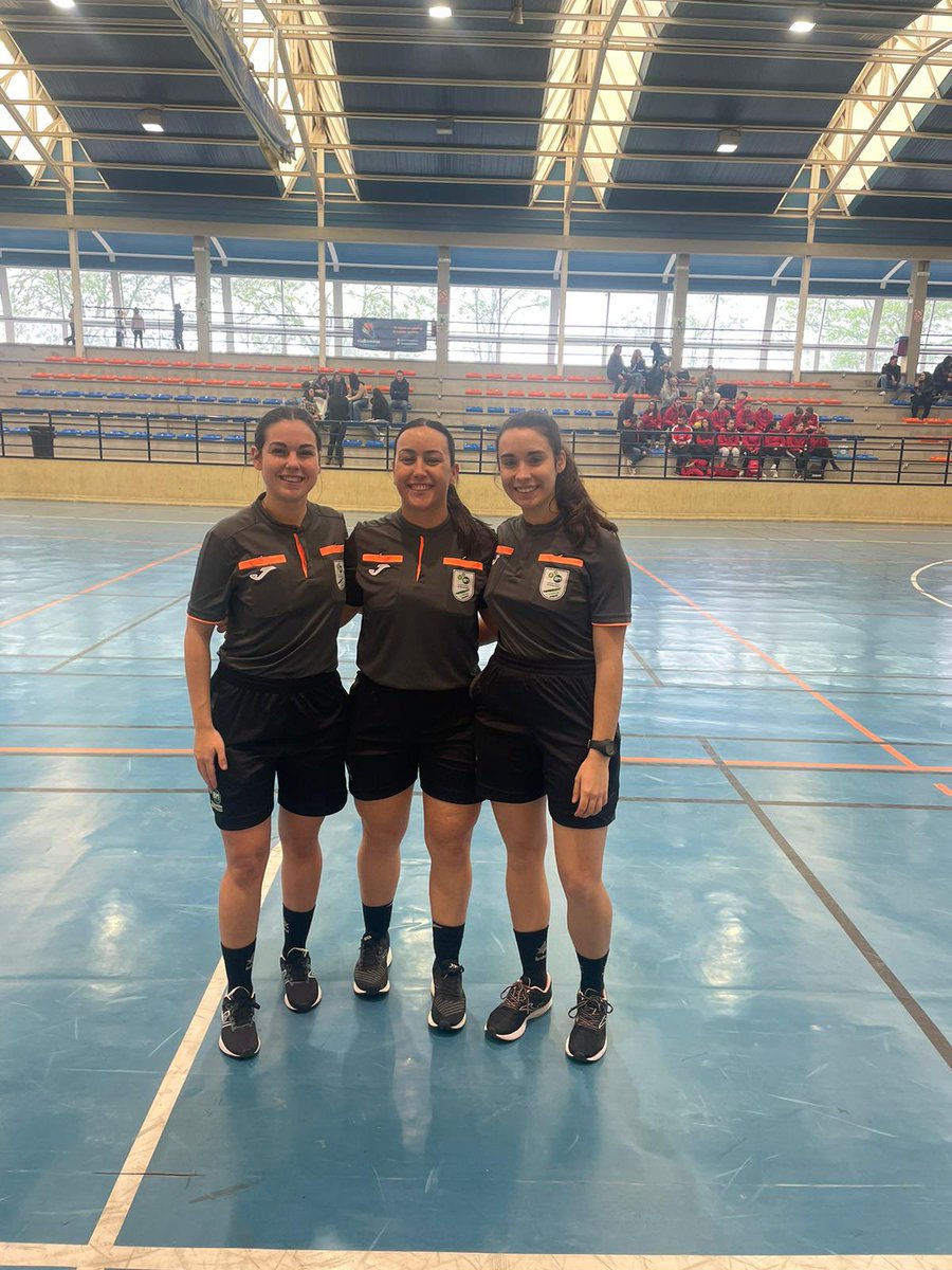 ctafabm's tweet photo. La @CordobaHCup se está convirtiendo en un torneo referente en el panorama balonmanístico. Colegiados andaluces participan en este evento andaluz. https://t.co/TsyPygjsfQ