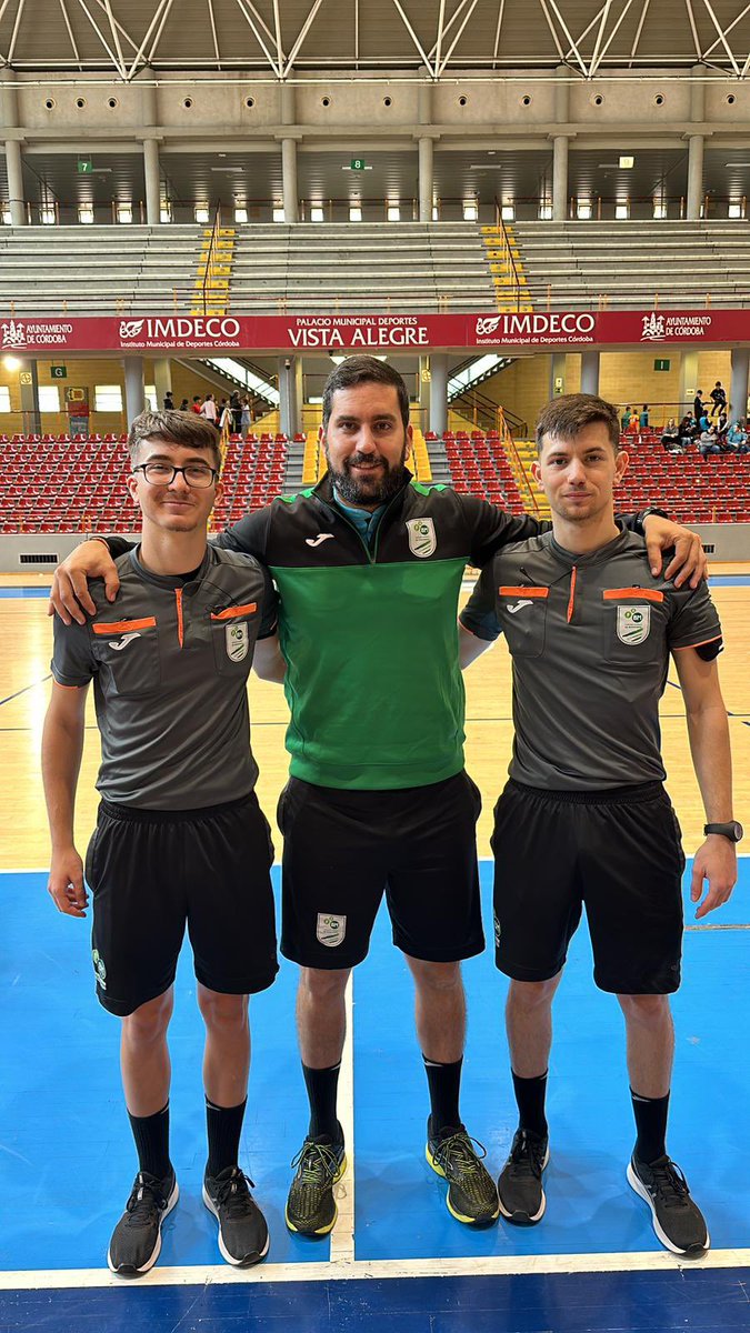ctafabm's tweet photo. La @CordobaHCup se está convirtiendo en un torneo referente en el panorama balonmanístico. Colegiados andaluces participan en este evento andaluz. https://t.co/TsyPygjsfQ