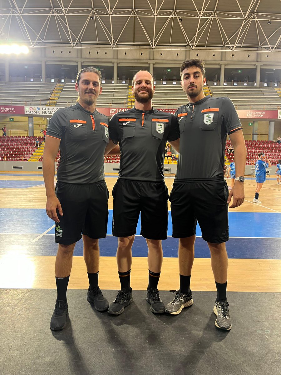 ctafabm's tweet photo. La @CordobaHCup se está convirtiendo en un torneo referente en el panorama balonmanístico. Colegiados andaluces participan en este evento andaluz. https://t.co/TsyPygjsfQ