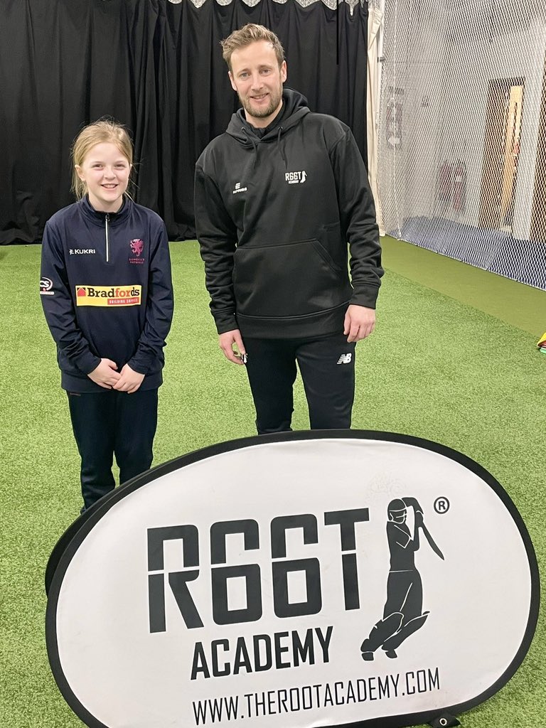 grifter100's tweet image. A brilliant couple of days for Claudia @TheRootAcademy spin camp with the brilliant coaching team including @sparkyoleary1, @gaywoodnick and Billy Root. Massive grin on her face at pick up time. She said she learned lots and it was hugely enjoyable - well done all involved 👏