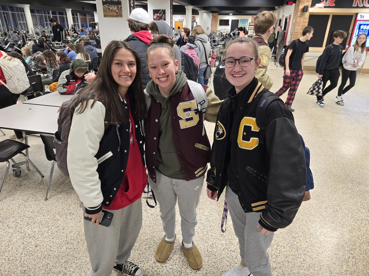 Students that attend CTE programs wearing their home school gear! It is the coolest thing to see students form lasting relationships! @KentSchools @THSCounselors @CFHS_Counseling @hudsonohschools @SMFSchools @WoodridgeWHS @sixdistrictCTE