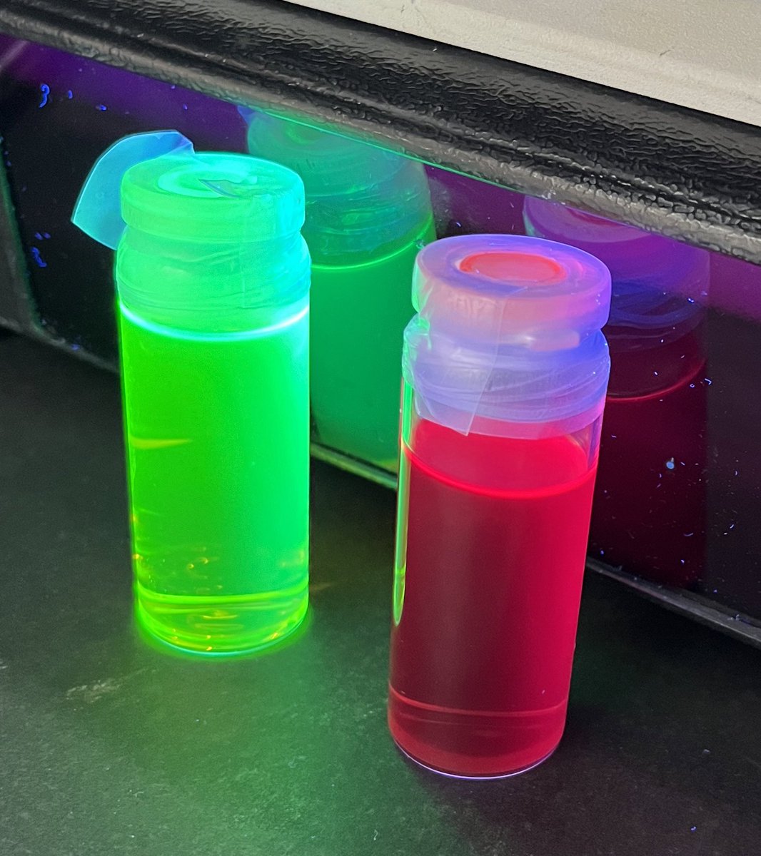 📢We are hiring: 

2️⃣ Technical Support contracts with support functions to research projects in our group <a href="/IvanMoraSero/">Iván Mora-Seró</a> towards transition to green economy! 
If you are under 30 please send your CV! ➡️More info: inam.uji.es/job-offers/exp…«programa-investigo»-en-el-marco-del-plan-de