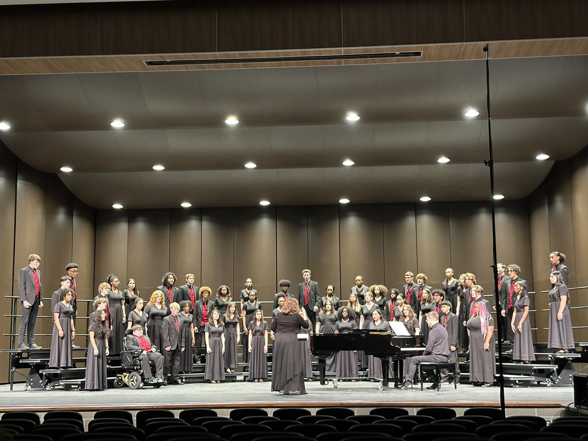 Amazing UIL performance by @schschoir Mixed Varsity! @HumbleISD_SCHS @HumbleISD @uiltexas @TreyKraemer @ElizabethFagen