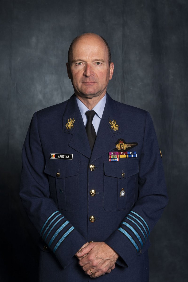 BelgiumDefence's tweet photo. Ce 27 mars 2024, le gouvernement a décidé, sur proposition de la ministre de la Défense, de nommer le Lieutenant-général aviateur Frederik Vansina comme nouveau CHOD. Le Lieutenant-général aviateur Vansina succèdera à l’Amiral Hofman début juillet https://t.co/ikCh3g1MJ9