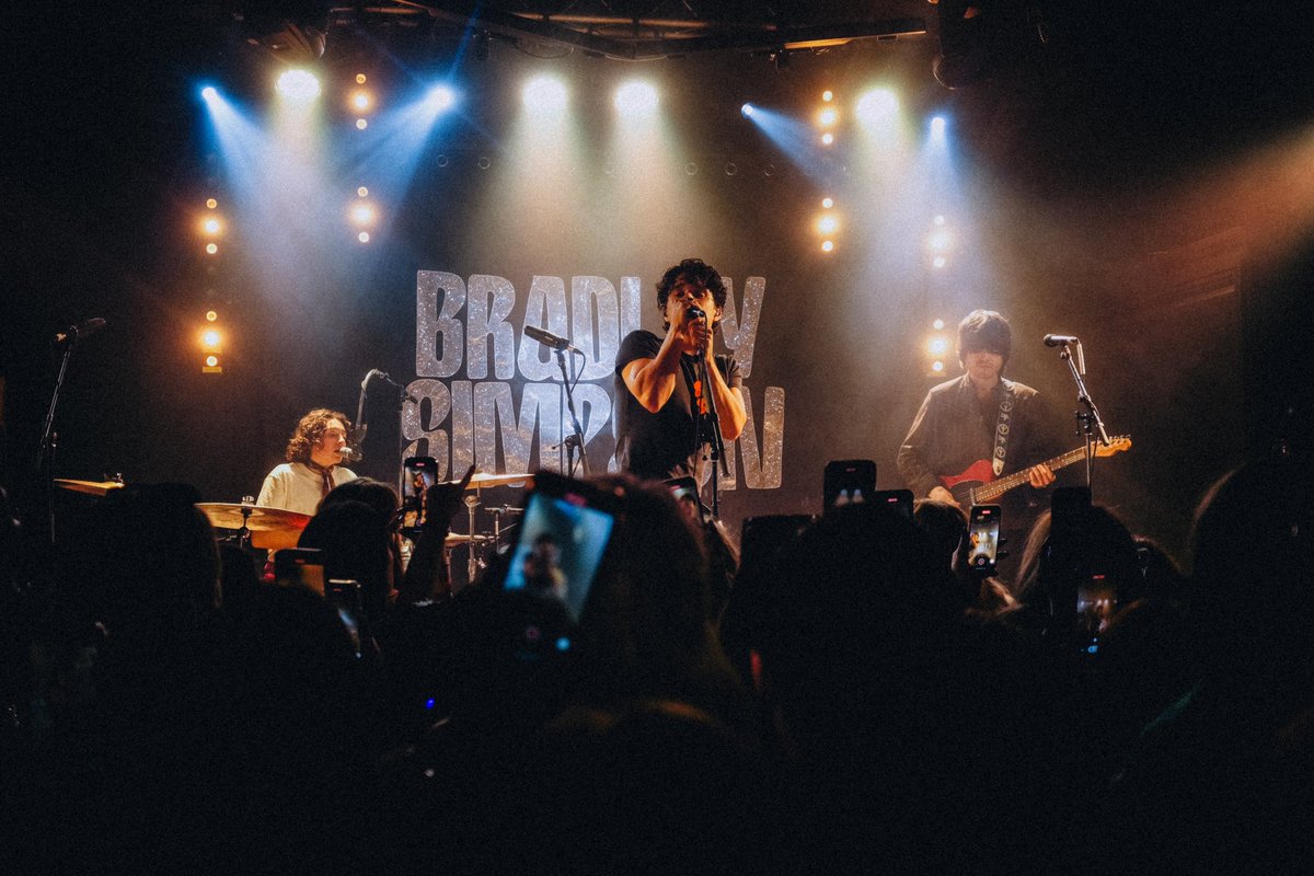 TheVampsBrad's tweet photo. Brum, what a night. Thank you to everyone who came and made the hometown show a very special evening. Can’t wait to come back x https://t.co/EAKc6kAxje