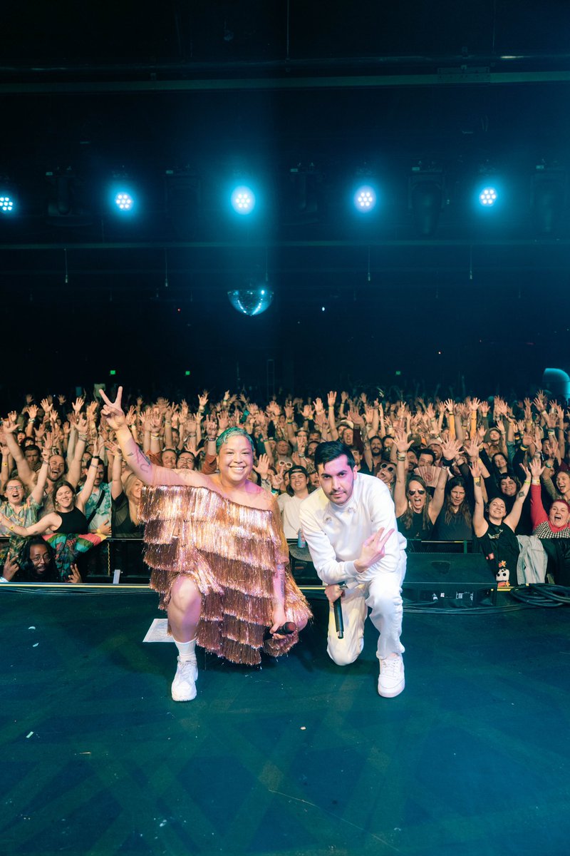 TheDramaDuo's tweet photo. BOISE, the sweet land of potatoes and onions! Thank you for welcoming us with open arms, it was our first show in Idaho, inshallah it won’t be our last! Untill next time habibis 🥔🍠🍟🧅 Up next: AUSTRALIA
🎫 https://t.co/EcPXCwDN9o
#DRAMA #worldwide #treefortfest #treefort https://t.co/VQpg9GosP2