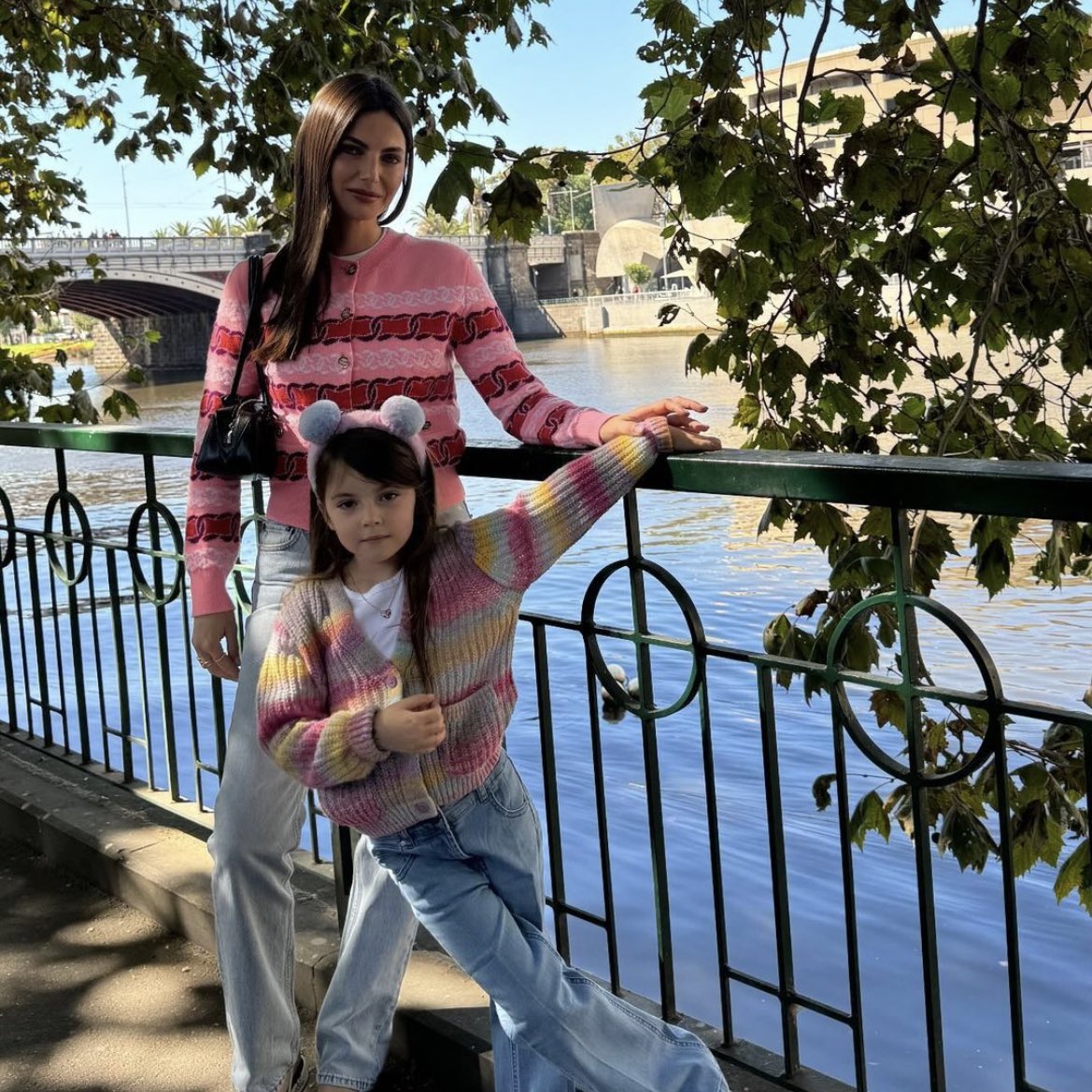 itsmissdr3's tweet photo. melbourne with my mini ✨💖🦋 https://t.co/Ryjq1HBYzd