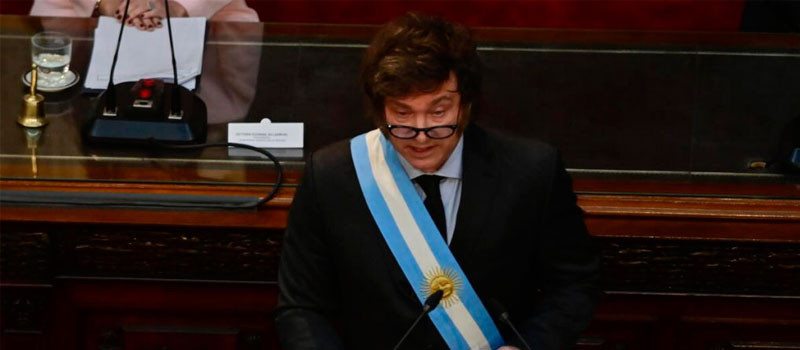 Diario_deColima's tweet photo. “Es un #halago que un #ignorante como #LópezObrador #hable mal de mí, me enaltece”: #JavierMilei
https://t.co/p5TFkwDn21 https://t.co/lYMzl9hyBP