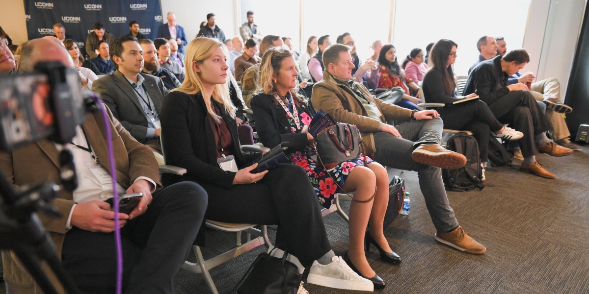 Standing room only at #HartfordAIDay at the Graduate Business Learning Center. What a great opportunity!