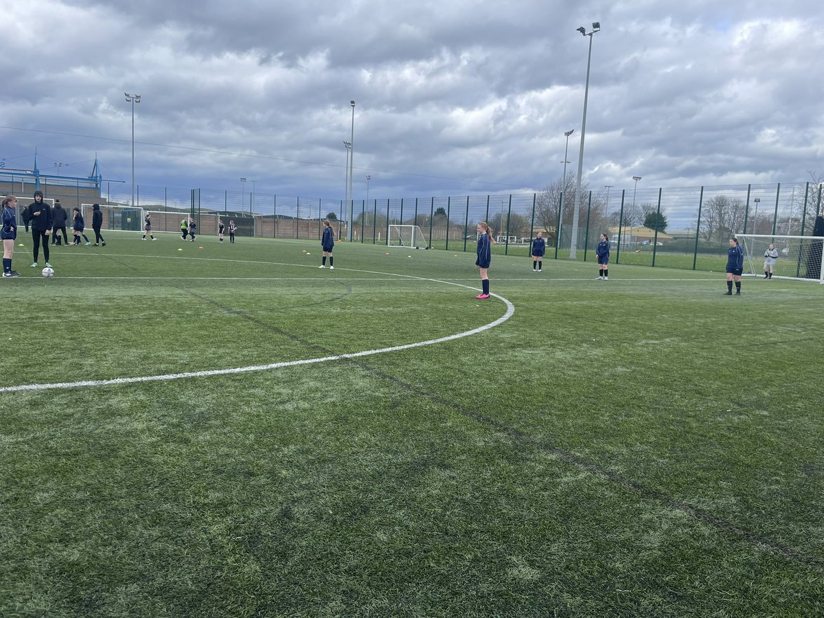 Well done to our U14 girls who took part in the DRET Girls Football Cup today in Grantham. Real team spirit and determination shown today ⚽️👏🏻 

Thank you  @DRETsport for organising 

#TeamHavelock