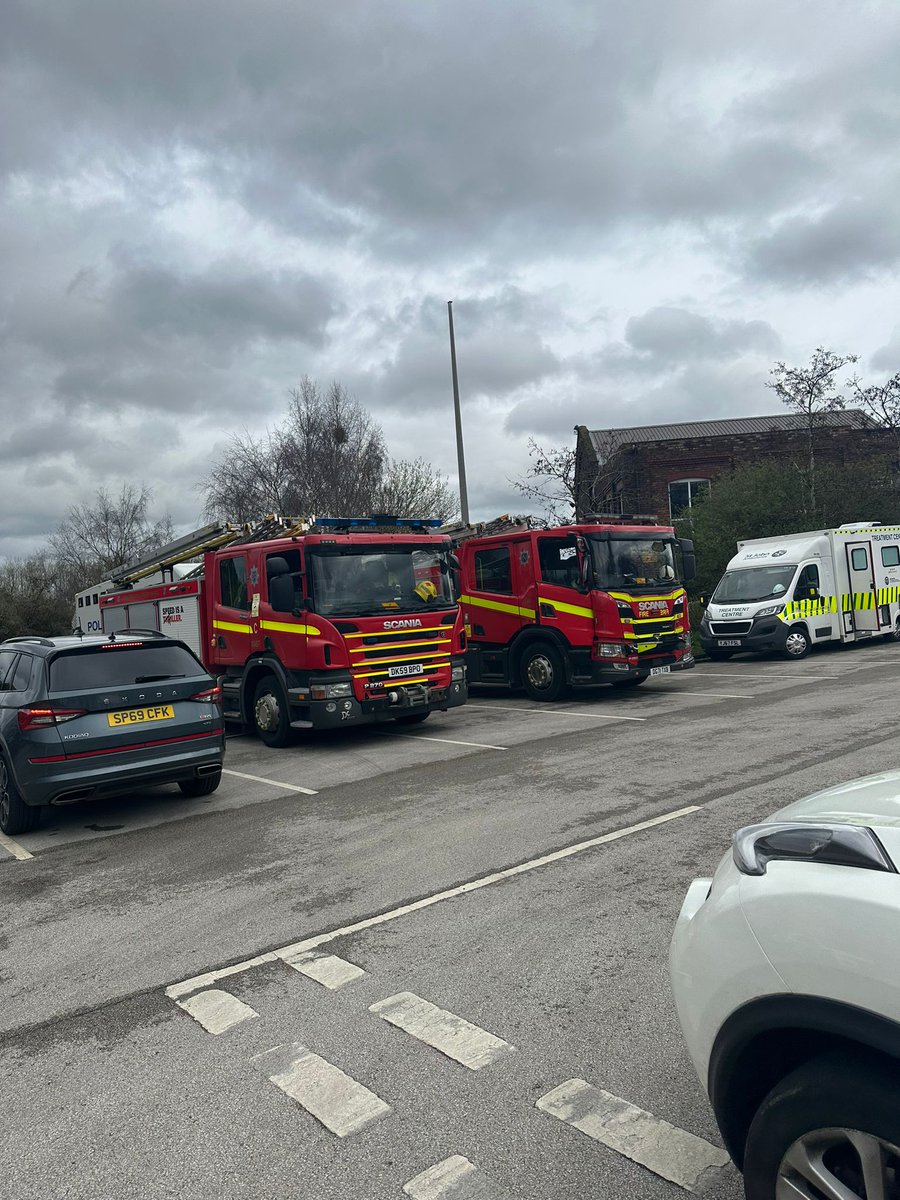 teardropsshauni's tweet photo. This morning Myself and Bec teamed up with a number of partner agencies along side Merseyside police for a day of action in the Boundary Road area, offering support and advice to the local community 💜 @TeardropsOrgUK @CGLStHelens @MerPolStHelens @RRT_NZ @MerPolCEU @MerseyFire https://t.co/AgWx1WAx03