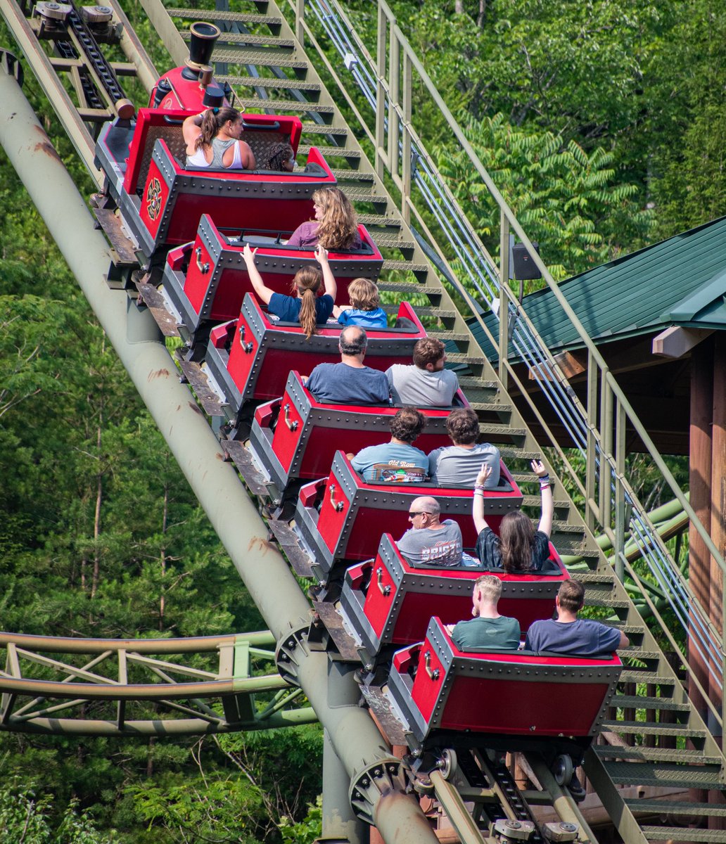 estop_central's tweet photo. 🚒 Firechaser Express 🚒 - Dollywood

@Dollywood @aceonlineorg #dollywood #herschend #firechaserexpress #gerstlauer #rollercoaster #ride #attraction #pigeonforge #Tennessee https://t.co/hlhCPh9dty