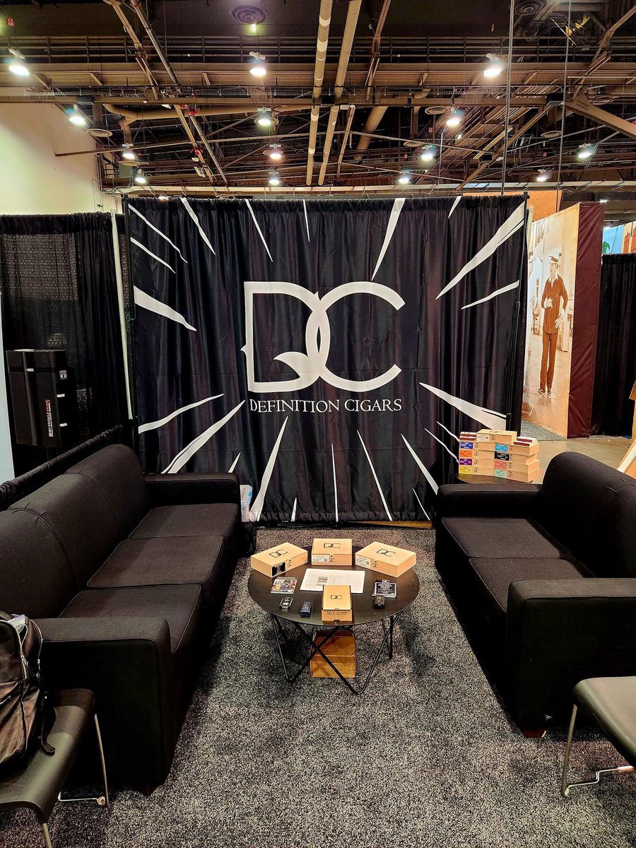 DefinitionCiga1's tweet image. Thank you to everyone that visited the DC booth during PCA . 

Thanks to our existing retail partners, new retail partners, and prospective retail partners for your time and patience. 

Look for the new sizes of the GEN413 and the 5 Años SE in your local shops and lounges. 💨💨