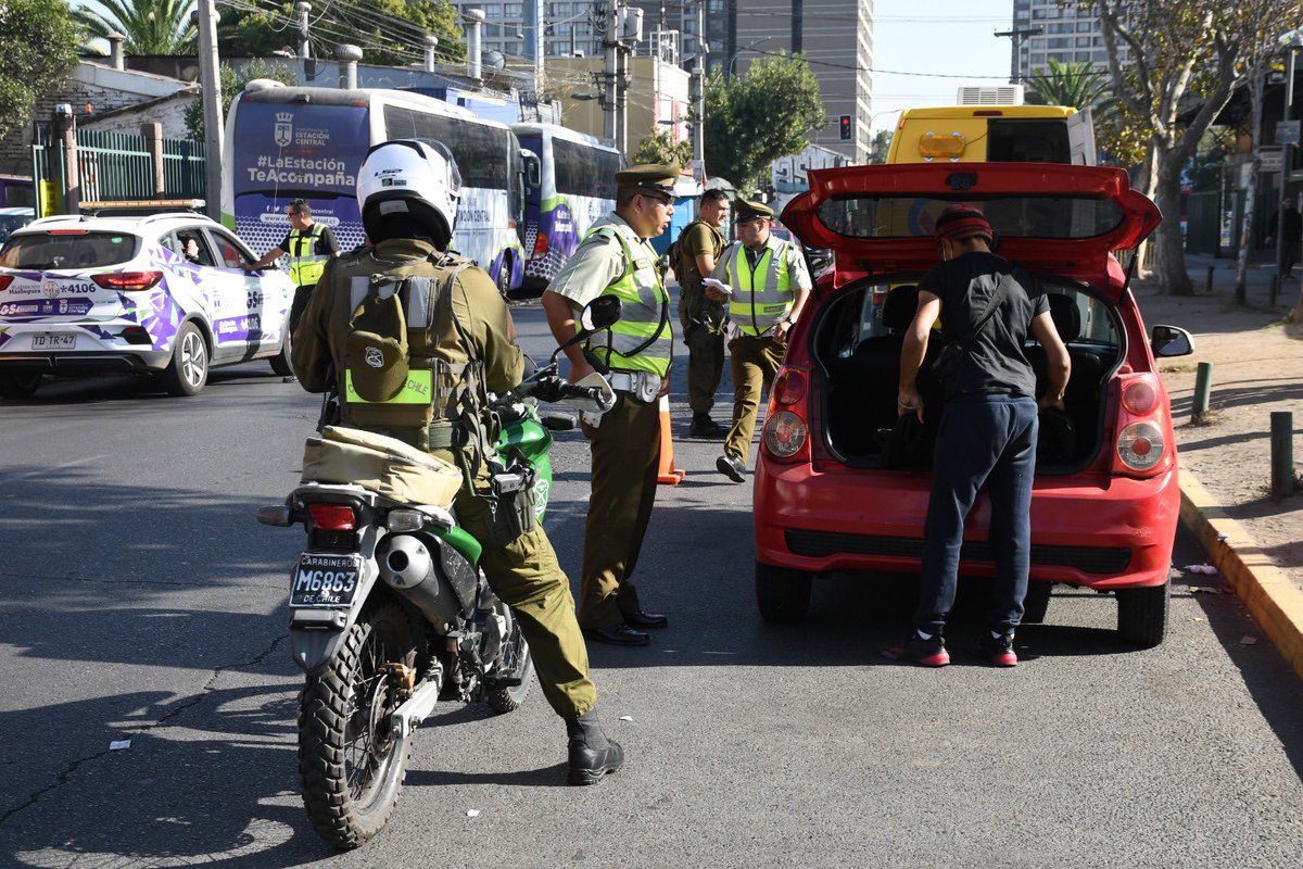 En la antesala de Semana Santa, se están llevando a cabo controles vehiculares en los alrededores de los terminales para garantizar un fin de semana largo seguro y sin contratiempos. #SeguridadVial #SemanaSanta