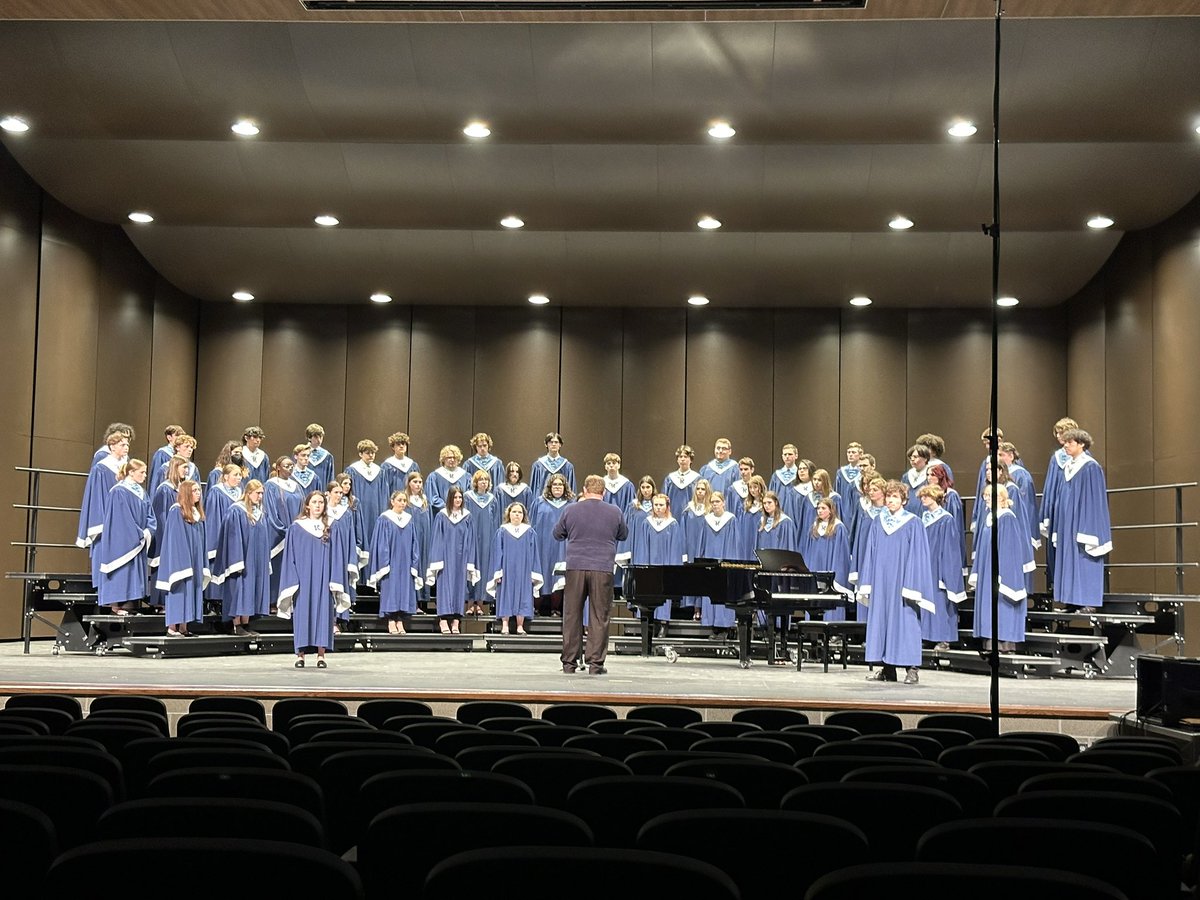 Stunning UIL performance by @HumbleISD_KHS Mixed Varsity Choir! @HumbleISD @TreyKraemer @ElizabethFagen @uiltexas