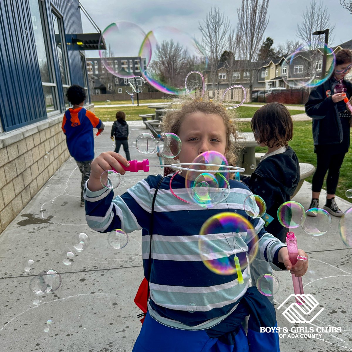 Adaclubs's tweet photo. To end Spring Break '24 at the Boys &amp; Girls Clubs of Ada County, Moseley Center, they celebrated with a Club Carnival! The youth enjoyed carnival games, face painting, ice cream, relay races, bubble-blowing stations, and a photo booth! #adaclubs #SpringBreak https://t.co/ZNGL6aF1xZ