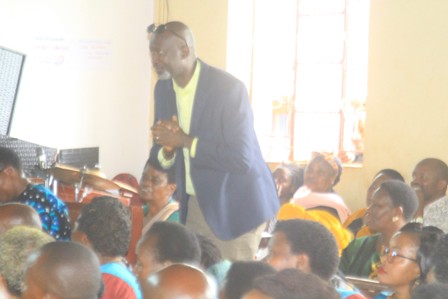 Later I joined mourners at St Luke Butobere church of Uganda at the send off of David Kabariga father of @KiconcoBrenda5 of the @ONCnrm1 ,the Assistant Private Secretary to the President on Youth Affairs also the Secretary for Female Affairs @NationalYouthC5 .