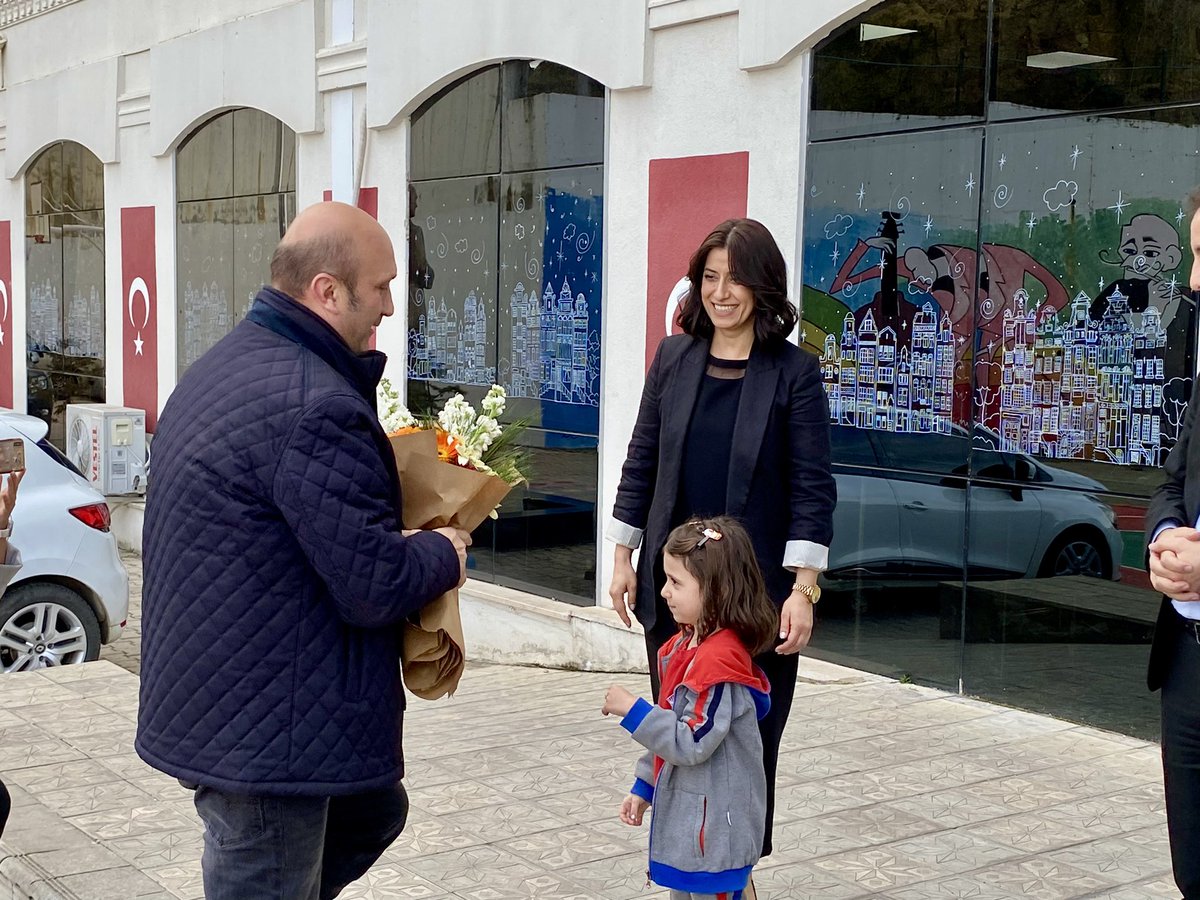 BahcesehirFatsa's tweet photo. SODİMER Başkanı Prof. Dr. Levent Erarslan’ı okulumuzda ağırladık.
Nazik ziyareti ve değerli paylaşımları için kendisine teşekkür ederiz. https://t.co/0vW6vwlNdJ