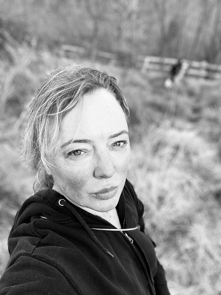 DominaVontana's tweet photo. Baby’s 1st chainsaw. I am so beat. Fell my first tree legs ache my arms feel like electricity. Saved a few fruit trees and eliminated half a dozen giant thorn bushes. When I get in country mode? Ain’t no stopping 🤠 just like the dungeon 😈#borncountry #countrygirl #mountainmama https://t.co/oToCxRsEFc