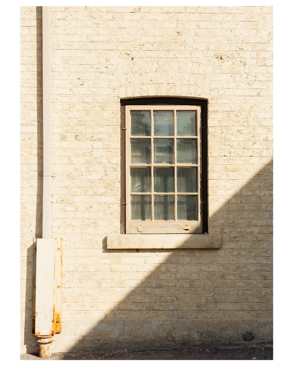 Scenes and textures at Parkwood Estate Mon March 25th 2024.

With an emphasis on:

- Natural Light and Shadow.
- Windows and Doors.
- Symmetry.
- The Colour Green. 

I'll be making a few posts from my lil adventure documenting this piece of Oshawa history! 

I do hope you enjoy.