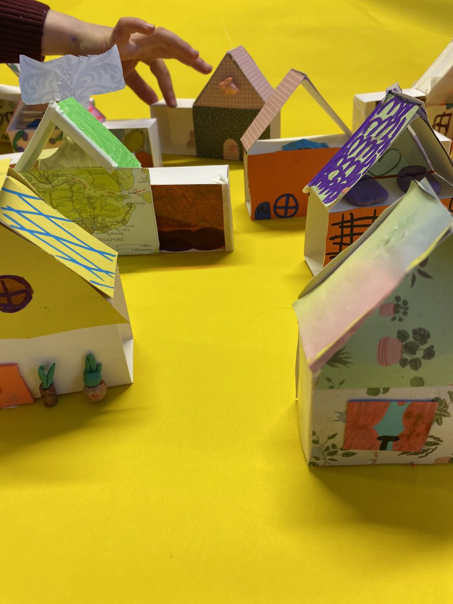 ArtTrolley's tweet photo. Our Art Clubs @SladePrimarySch and @Sussexroad have been busy this term exploring the theme of "home". Take a look at some of the delightful creations our talented members have produced! . #ArtClub #HomeTheme #CreativeExpressions #YoungArtists #primaryarteducation https://t.co/TPWHIoPnrr