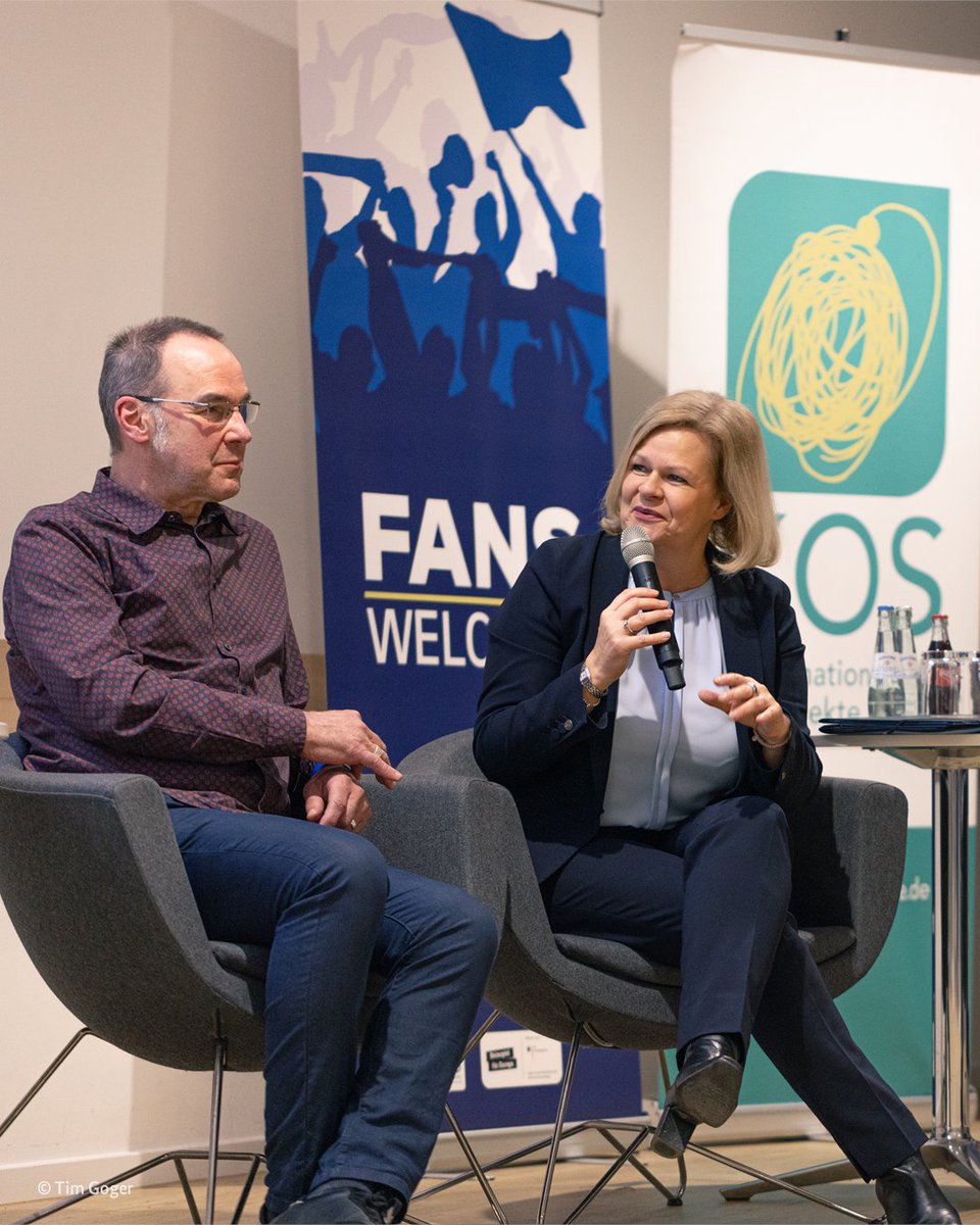 BMI_Bund's tweet photo. #FansWelcome - wir fördern das Betreuungsprogramm für Fans zur #UEFAEURO2024. Die Koordinierungsstelle Fanprojekte der @dsj4sport wird es umsetzen.
"Das Programm wird dazu beitragen, Deutschland als exzellenten Turnier-Gastgeber zu präsentieren", so Sportministerin @NancyFaeser. https://t.co/Ea2UScZdO6