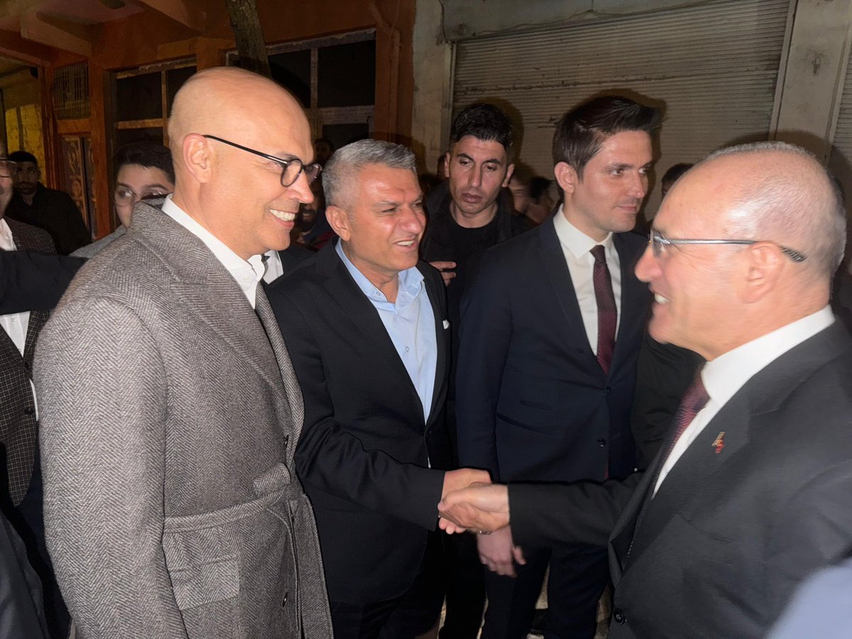 Hazine ve Maliye Bakanı 
Sn.Mehmet Şimşek’e, İş Adamı Sn.Vedat Özçelik’e ,Kaymakamımız Evren Çakır’a,Bize Olan Nazik Ziyaretlerinden Ötürü Teşekkürlerimizi Canı Gönülden Sunuyoruz.
<a href="/memetsimsek/">Mehmet Simsek</a> 
<a href="/DerikBelediyesi/">DerikBelediyesi</a>