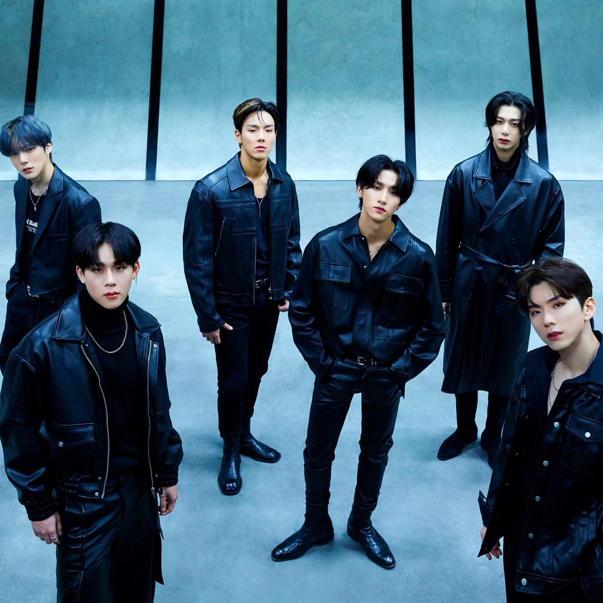 globalmyeon's tweet photo. #MONSTAX gains praise online for adding a safety whistle necklace &amp; key to recent fanclub kit.

MONBEBEs can use their lightsick as a defense mechanism. The safety whistle can alert others when you need help + key can be used to attack. https://t.co/IHX04L00j1