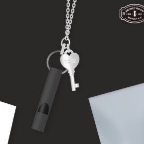 globalmyeon's tweet photo. #MONSTAX gains praise online for adding a safety whistle necklace &amp; key to recent fanclub kit.

MONBEBEs can use their lightsick as a defense mechanism. The safety whistle can alert others when you need help + key can be used to attack. https://t.co/IHX04L00j1