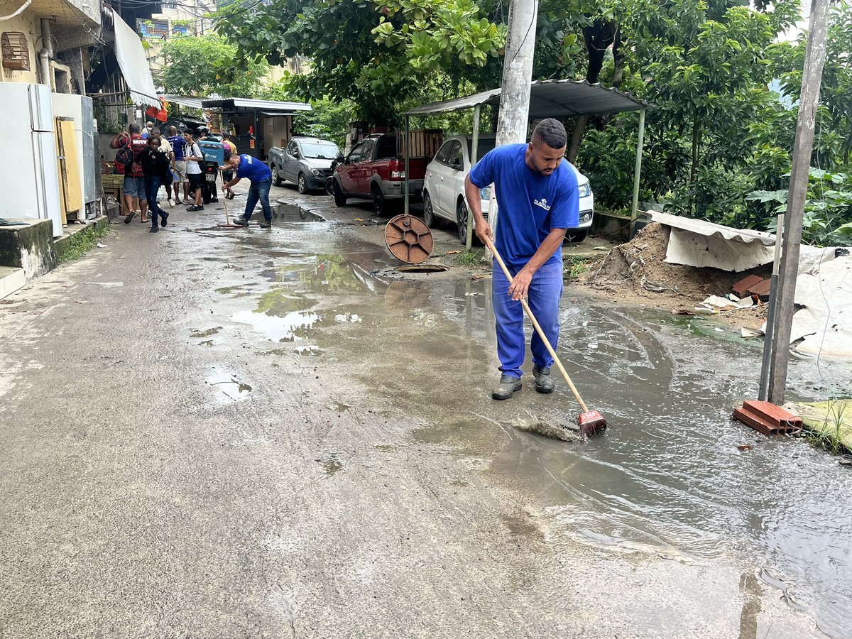FaelFaustin0's tweet photo. 👷♂️🚧👍 Agradecemos a Águas de Niterói pelo trabalho prestado na Rua Dom Pedro.
Estamos trabalhando para atender todas as demandas e trazer qualidade de vida para todos.
Seguimos trabalhando! 💚
#ammp #niterói #preventorio #aguasdeniteroi https://t.co/juR8PyeMow