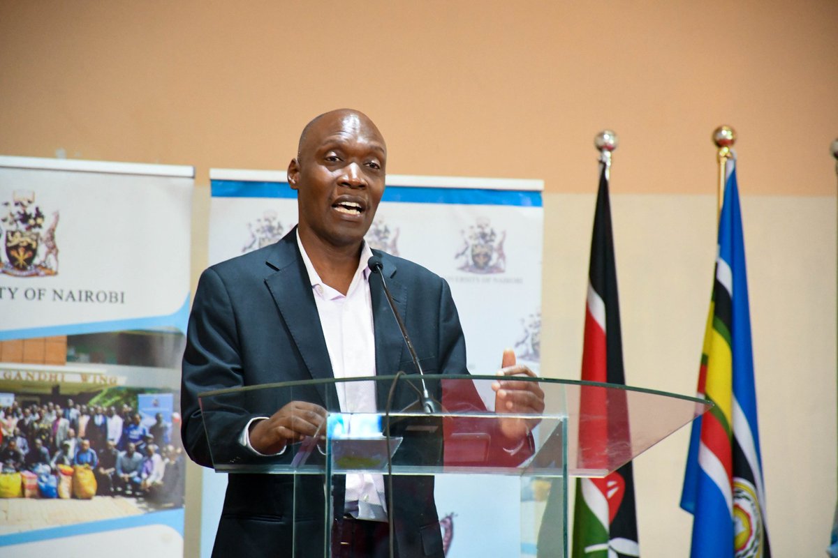WindleKe_Som's tweet photo. Honored to be recognized by @uonbi on #CompassionDay as a top partner in providing financial aid to needy students.WIK was represented by @kasayabr our Senior Education Counsellor at #DAFI
At WIK, we remain committed to empowering our POC through transformative #education. https://t.co/KidPVso3p8
