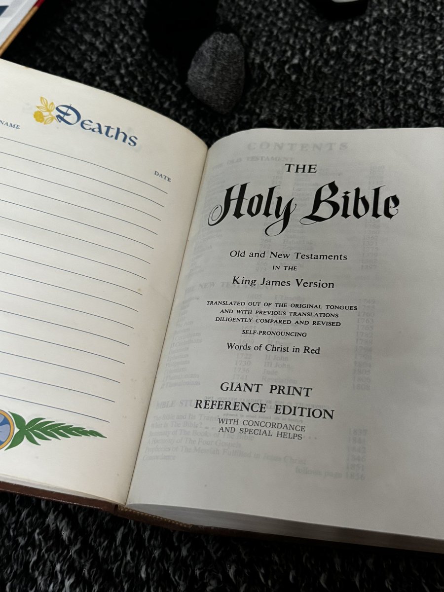 dauntr3ss's tweet photo. #holylord19 #JesusChrist #firstbubke #firstprint #beforetwintowers went down print. Before reprints within family cover ups. https://t.co/ienotdyL1k
