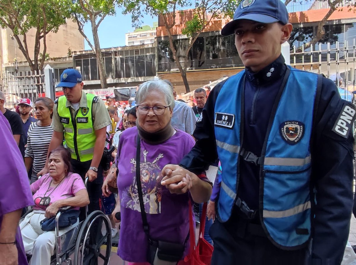 MijpVzla's tweet photo. #27MAR || Vicemin. GD. @PalenciaEndes: “La semana mayor es un proceso de reflexión, momentos en que tenemos reencuentros con Jesús de Nazaret y el pueblo venezolano en su tradición religiosa participa activamente”. https://t.co/wRr7xwd3r6