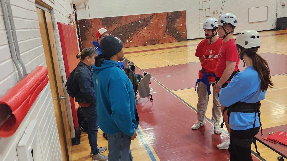 radfordcehd's tweet photo. Peters Hall was buzzing during Saturday's Highlander Day for admitted students!🐝

Students heard from faculty and students before participating in activities related to their areas of interest.

It was a great day and we are looking forward to the next Highlander Day in April! https://t.co/F2lsPtVp6i