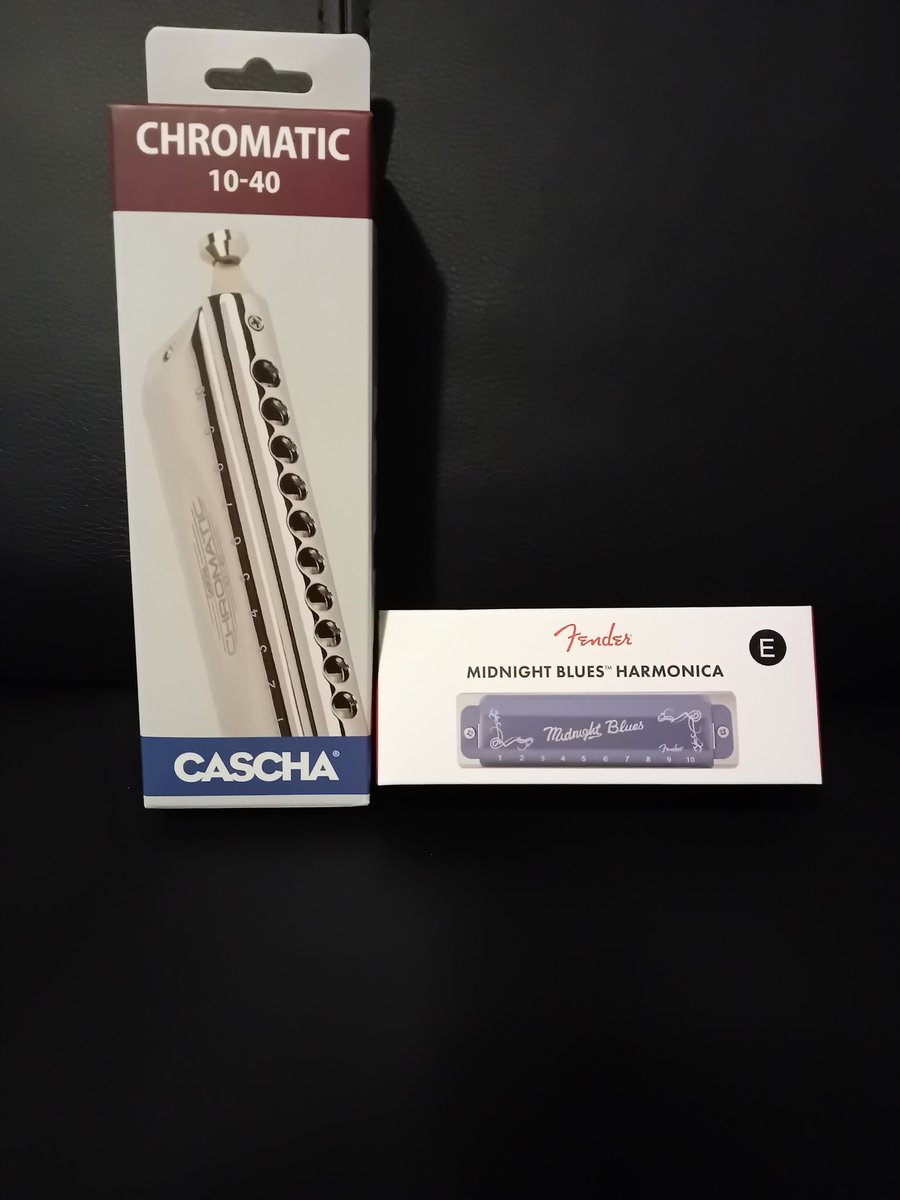 LatzTheNeko's tweet photo. I got 2 new toys to play with π
#Cascha
#Fender https://t.co/hPIkK81eUt