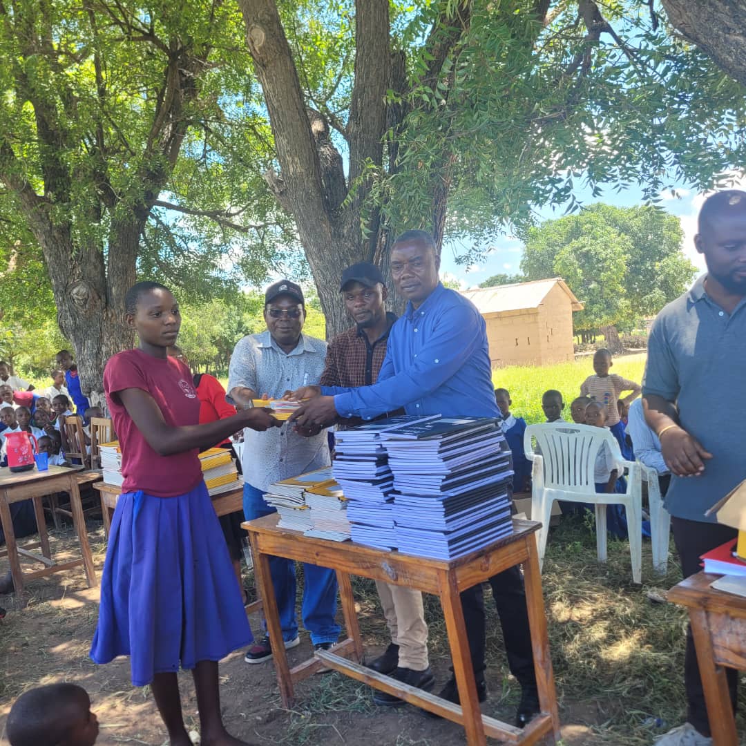 In reaching out to farmers, it is important to remember the children of farmers who are the hope for the next generation.On March 25, 2024,KITUJA Organization,in collaboration with The Living Smile International was able to provide school supplies to students at Chiguluka Primary