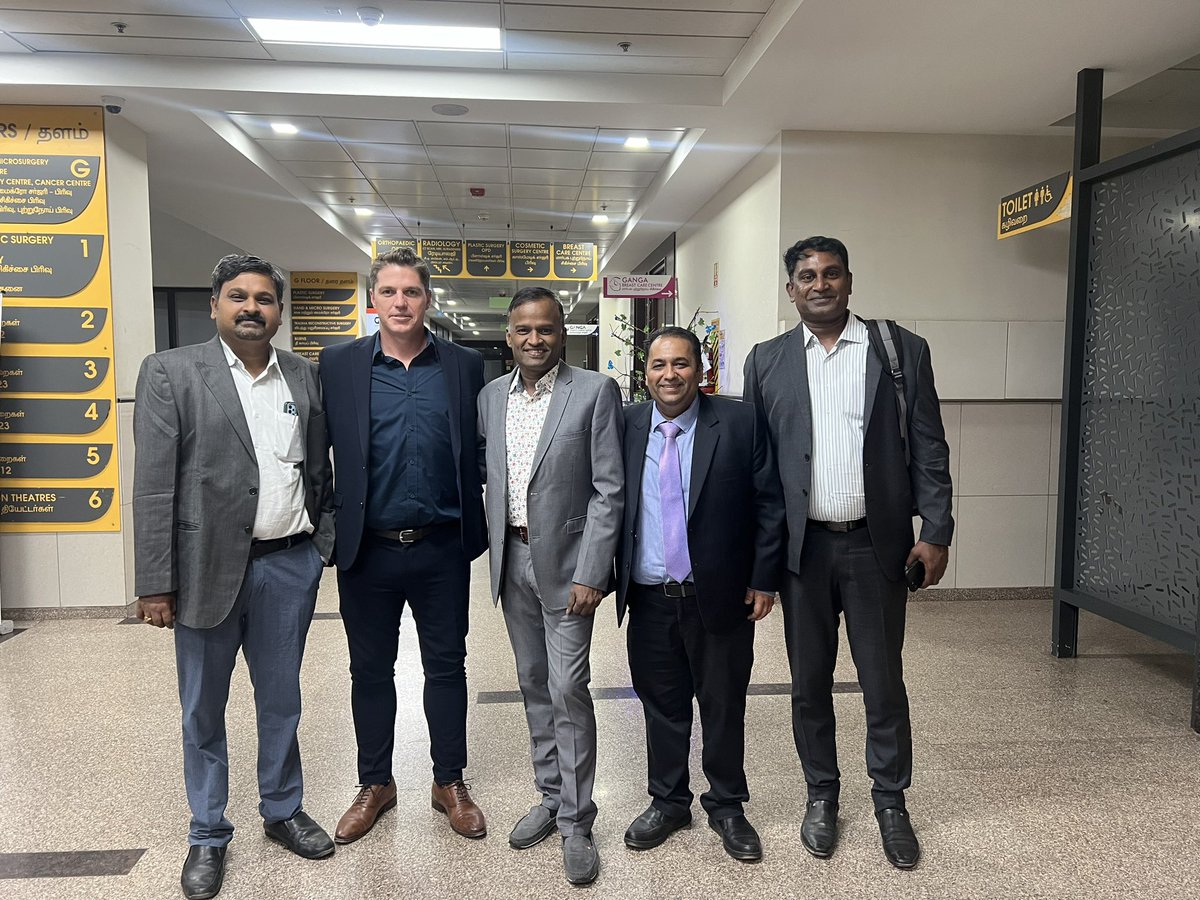 _RamChidambaram's tweet image. Happy to launch Arthrex’s new VIP Reverse shoulder system in India, this being the first live surgery demo of the system in India at GAC, Coimbatore.
This has multiple implant options and comes with Virtual Implant Positioning (VIP) & a customisable guide to improve accuracy.
