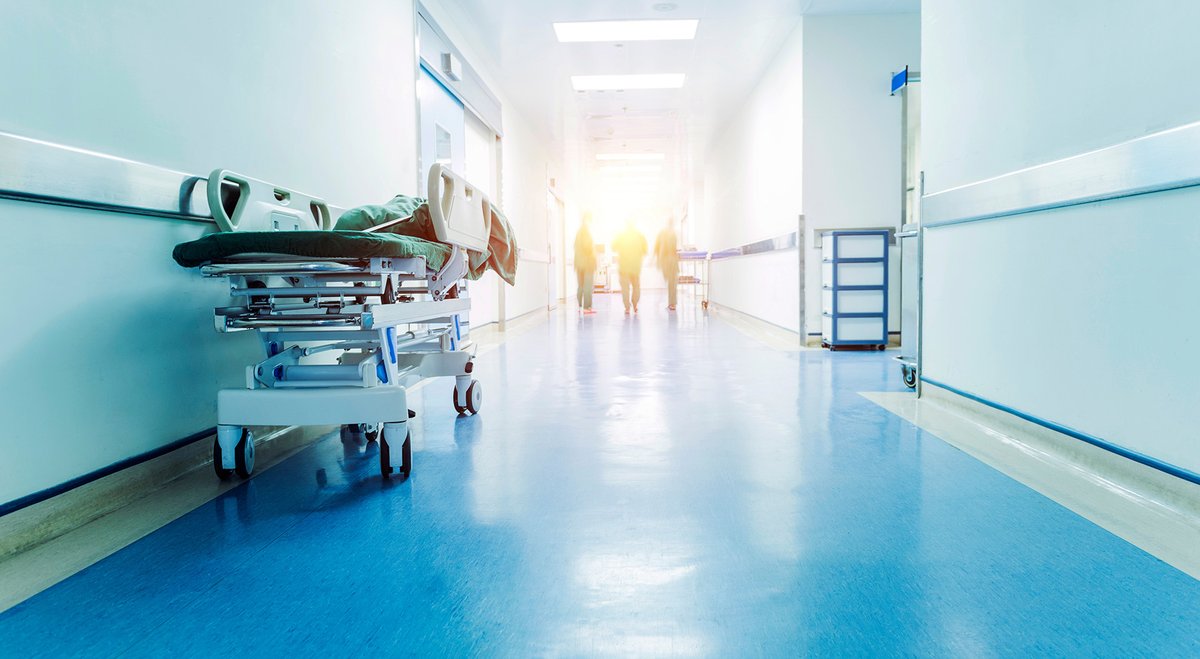 La_FHP's tweet photo. [Communiqué de presse] 📣Avec un mois de retard, le Ministère de la Santé vient enfin de rendre publics, par voie de presse et sans concertation avec les acteurs, les tarifs qui seront en vigueur en 2024 pour financer les établissements de santé publics et privés. Les tarifs dévolus au secteur privé, sans tenir compte de l’inflation, sont hors sol et obèrent gravement notre capacité collective à accomplir nos missions de soin dans les mois qui viennent.

Lire le communiqué de presse 👇
https://t.co/wYsSCXiQH9