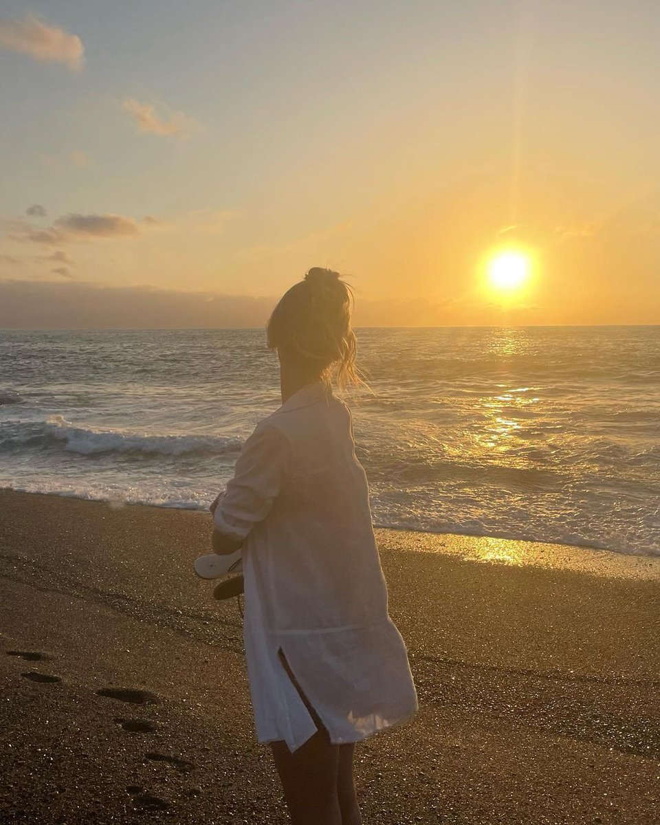 Experience the vibrant energy of spring at the beach! 🌸🌊 days filled with sunshine, gentle breezes and landscapes that will inspire.
<a href="/emilycpyne/">Emily</a>