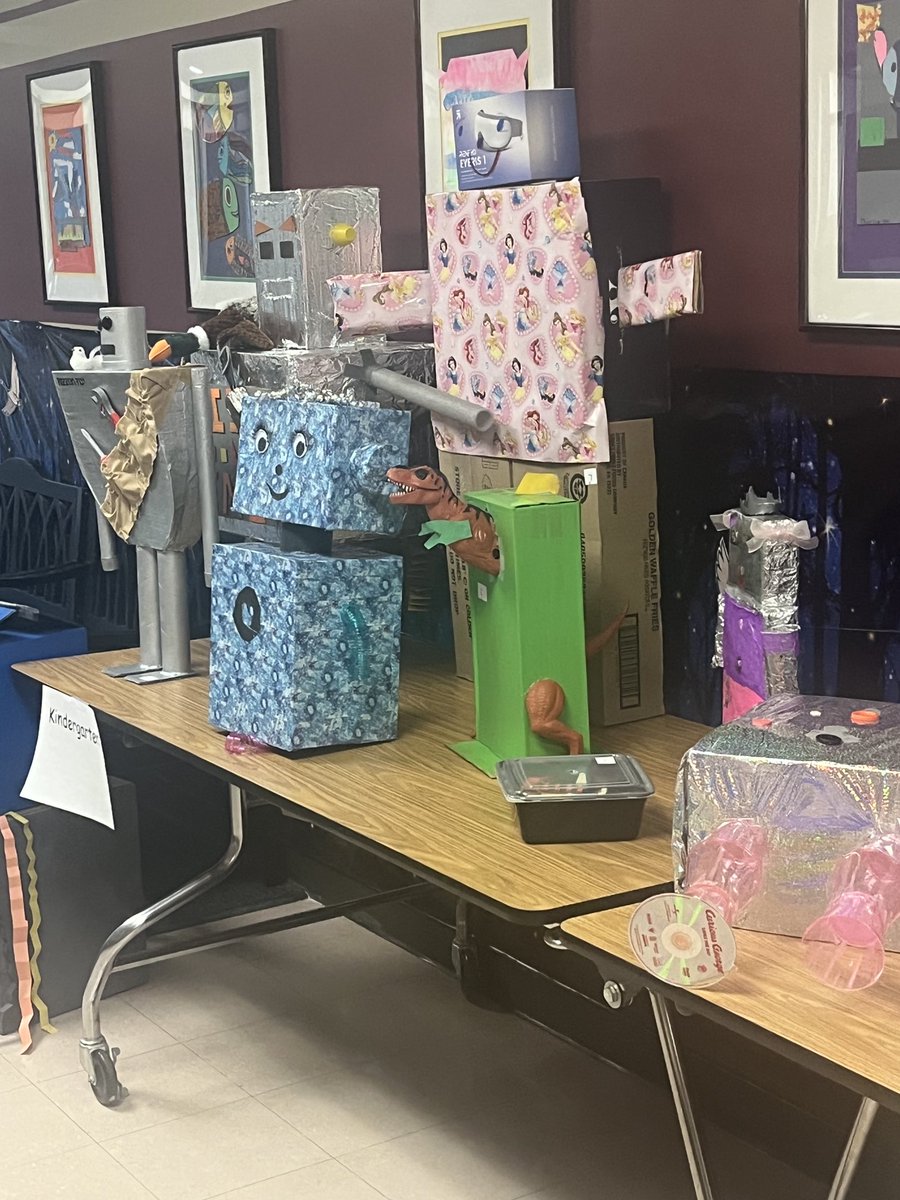 WashingtonNPS's tweet photo. We Love our ⁦@WashingtonNPS⁩ robots from our One School One Book project!  Well done! #npspanthers #BEOUTSTANDING https://t.co/aU469bhxXP