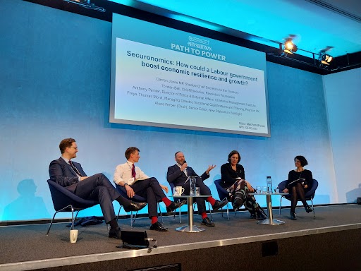 cmi_managers's tweet image. &quot;The number one thing workers want - flexibility. We need the right sort of managers.&quot;

Our policy director @anthonypainter participated in a fantastic panel at the @NewStatesman #NSPath2Power, highlighting the need for quality managers in public services to boost productivity 👇