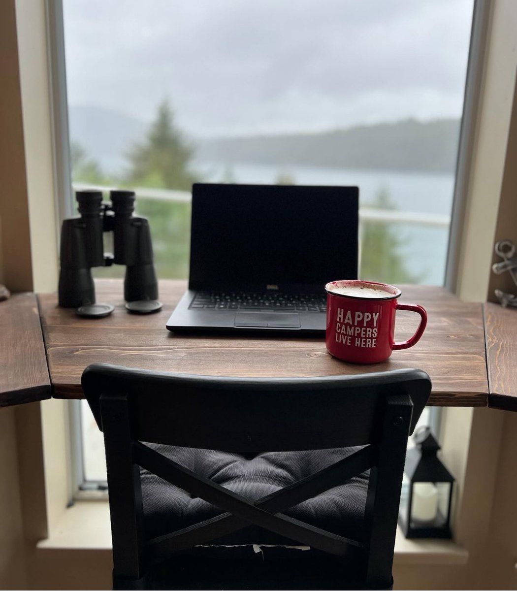 Back at my favorite place to dream and write stories
#stillwriting #writerscommunity #MG #amquerying #writer #seaside #cabin #WritingCommmunity