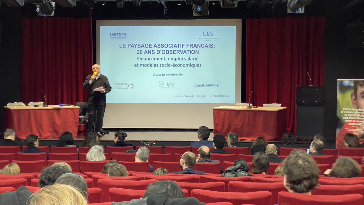 C’est parti, @HuguesSibille ouvre la présentation des « 20 ans de paysage associatif français » ! Au menu : #financements, #emploi, #modèles socio-économiques… Avec @VivianeTCH @FCreditcoop @Injep @CreditMutuel @fonda2020 @lagenceRUP…