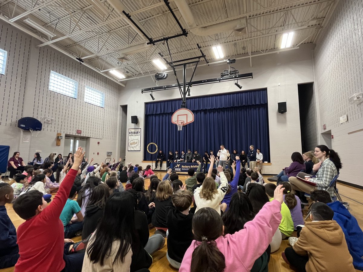 Exciting times at Roxbury! 🚀 Our high school aviation leaders took flight, teaching 4th graders about drones & aviation basics. Hands-on learning & an obstacle course made for an unforgettable experience. Here's to future aviators! 🛸 #NJSTEMMonth HUGE thanks to @NJSTEMPathways!