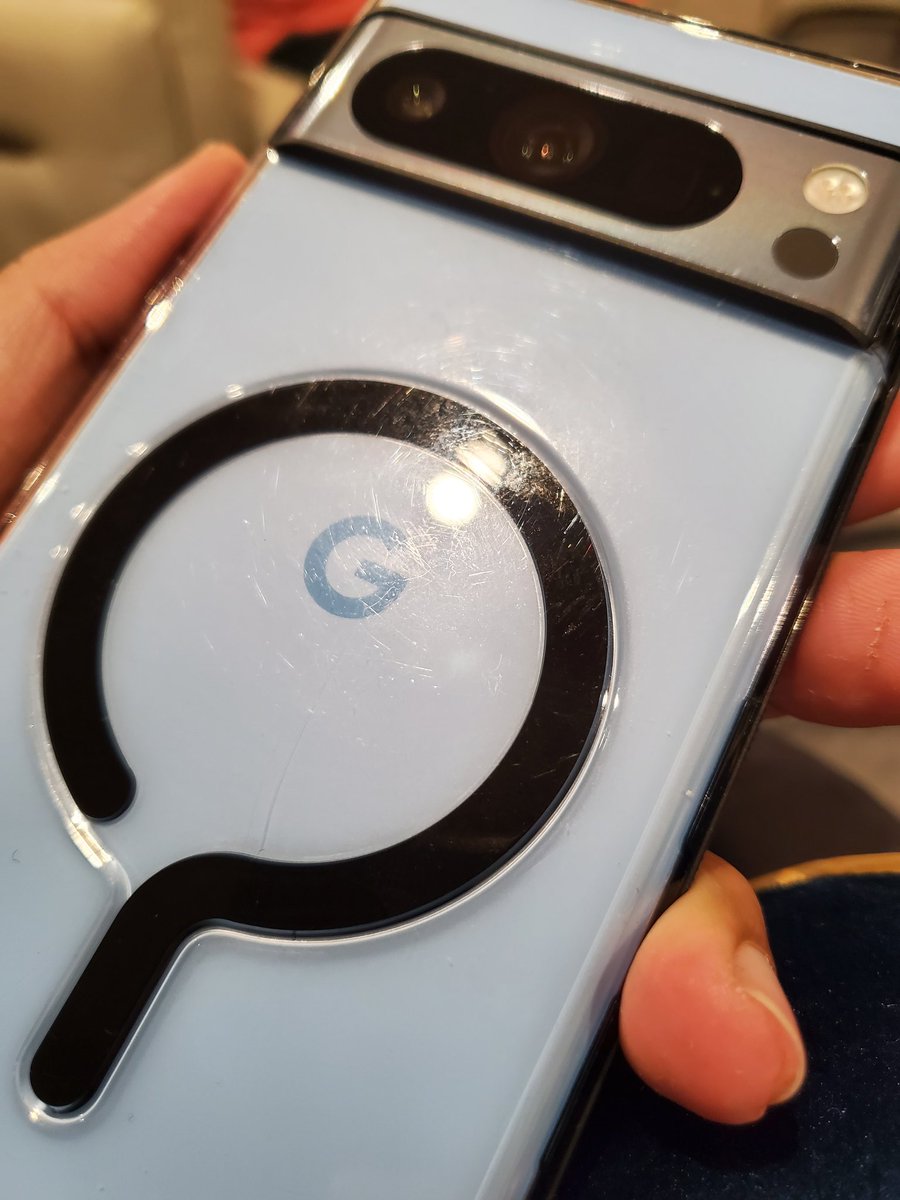 jitatman007's tweet photo. @dbrand Ghost Case breaking after normal use &amp; not to mention the scratches...:( https://t.co/aF4QZnanci