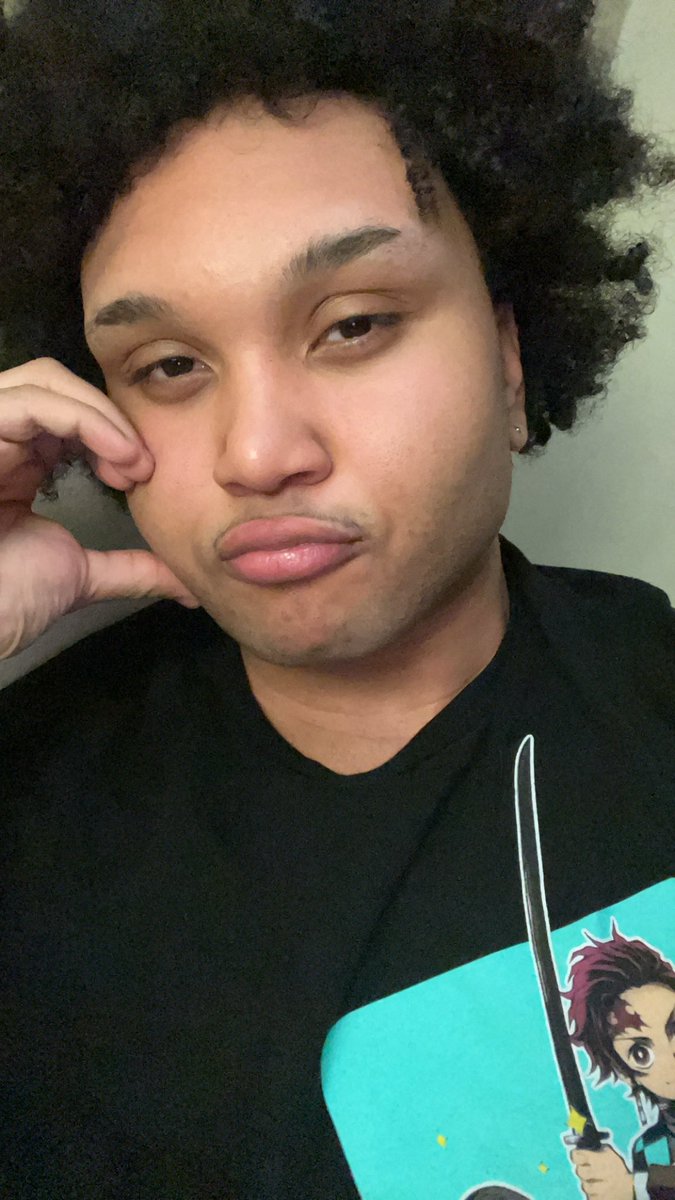 DedeBalour's tweet photo. @theestallion Yall I need a cute anime cosplay idea that also fits with y2k style😭 https://t.co/yREsG55uoH