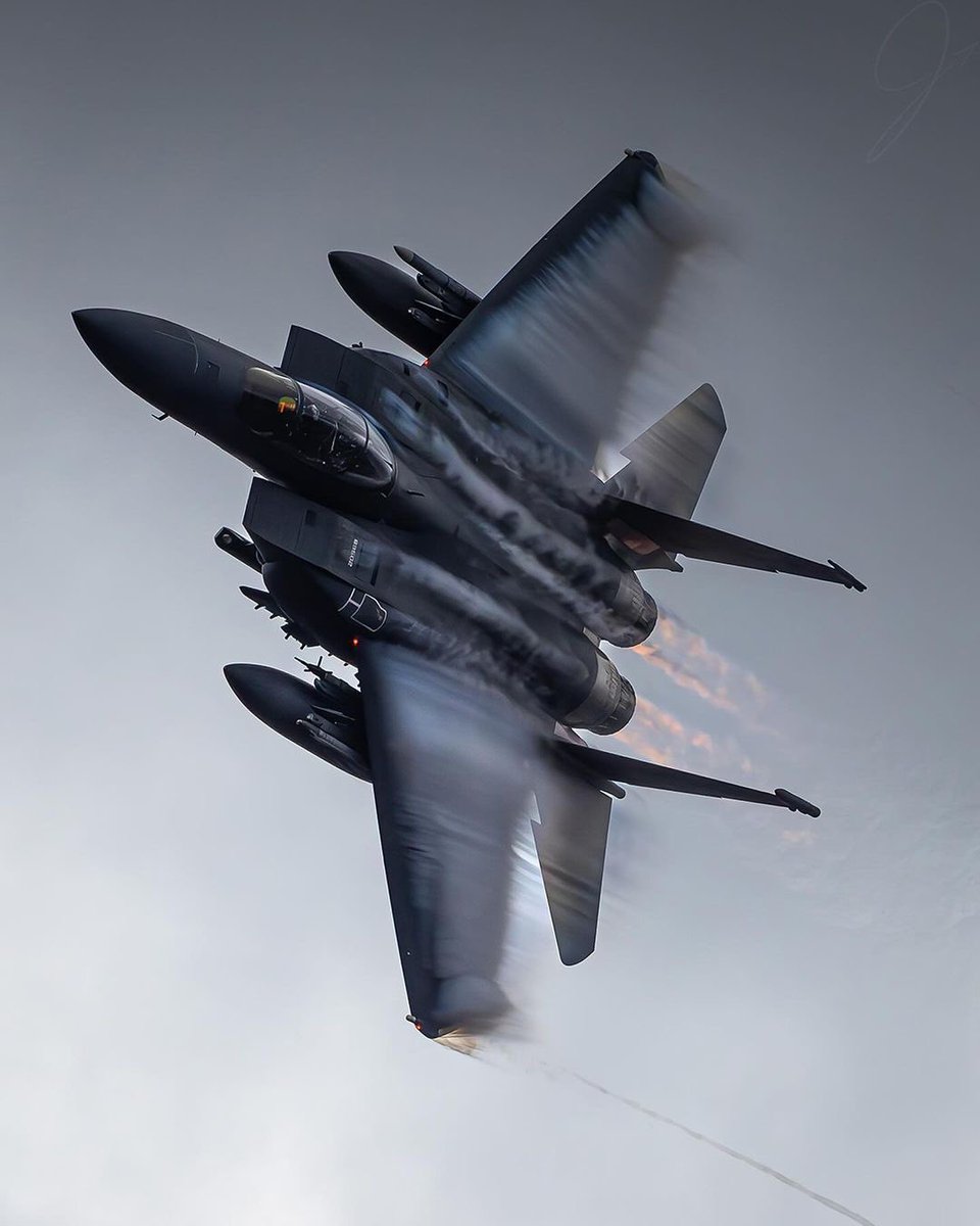 AviationMafiaX's tweet photo. The 335th Fighter Squadron is a United States Air Force unit. It is assigned to the 4th Operations Group and stationed at Seymour Johnson Air Force Base, North Carolina.
Nickname: Chiefs
📸:. https://t.co/KaZQpSK8Rk (IG)
-
#335fs #f15e #strikeeagle #USAF https://t.co/GkTIGfahvA